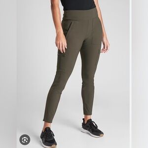Athleta Headlands Hybrid Cargo Tight